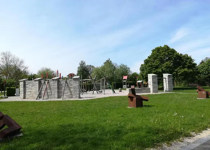 Grosse Naehe Dem Schoenen Seenland * Merkendorf (Bavaria)